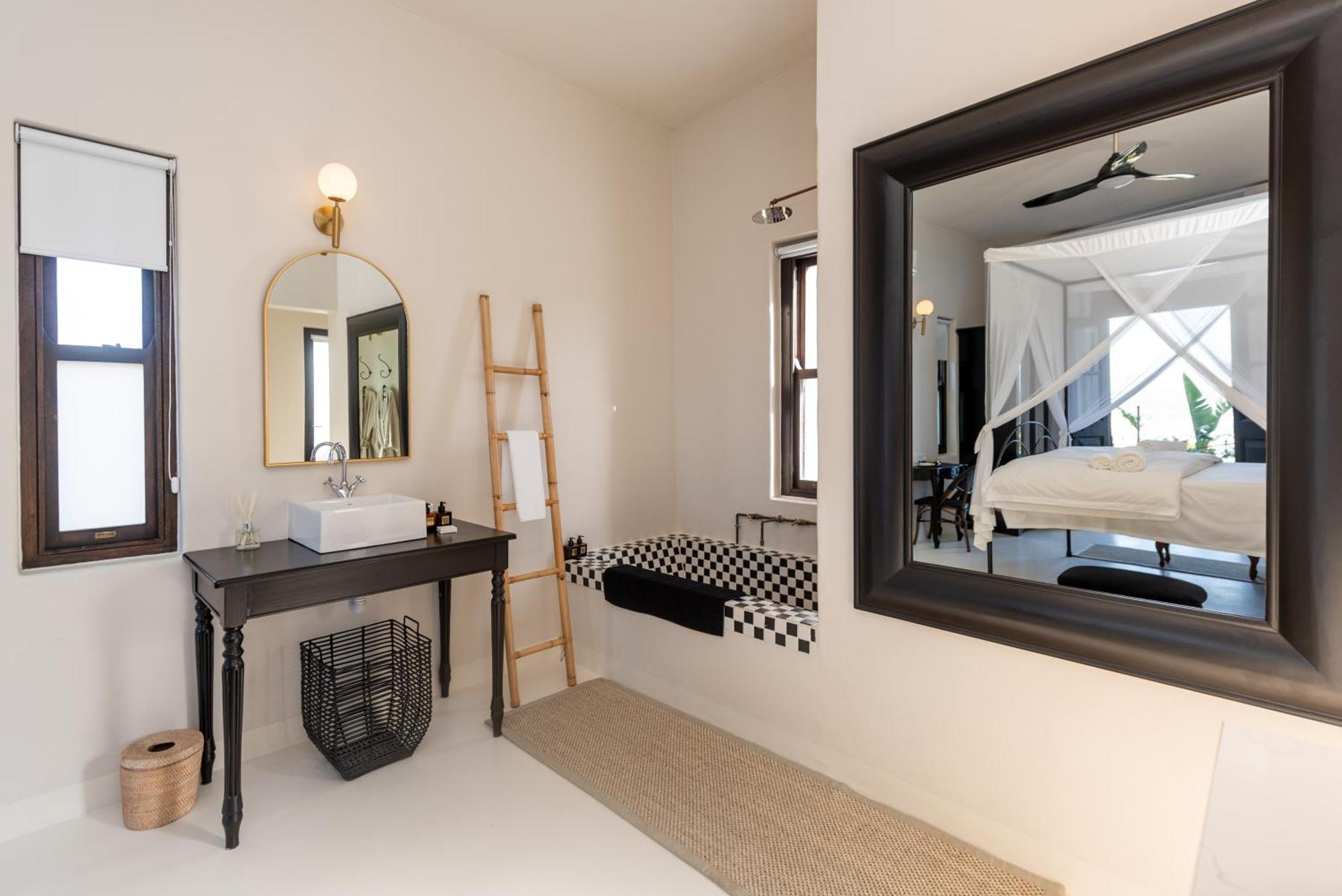 The Ivory Haus Hotel เพลตเตนเบิร์กเบย์ ภายนอก รูปภาพ